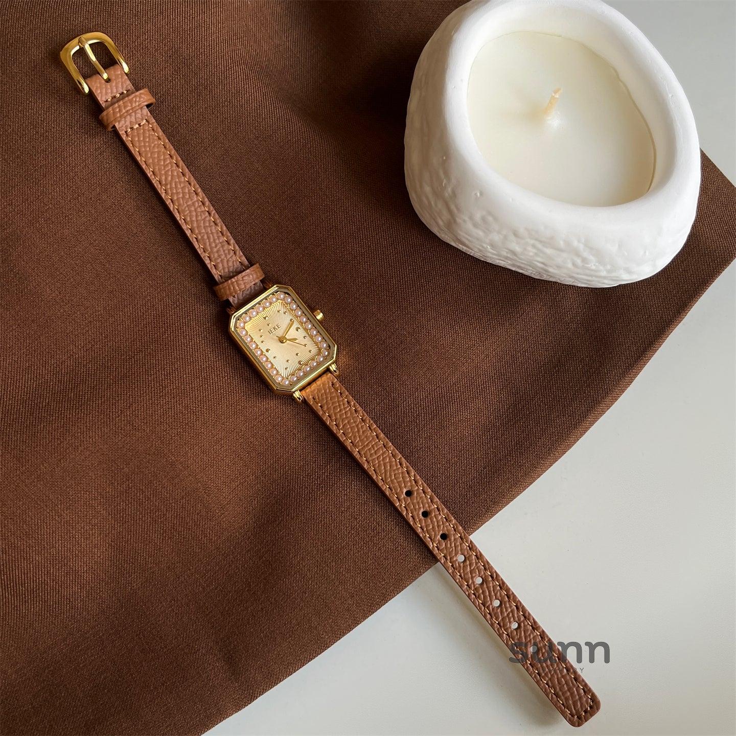 Quinley Pearl Square Watch [CXYWEIDV]