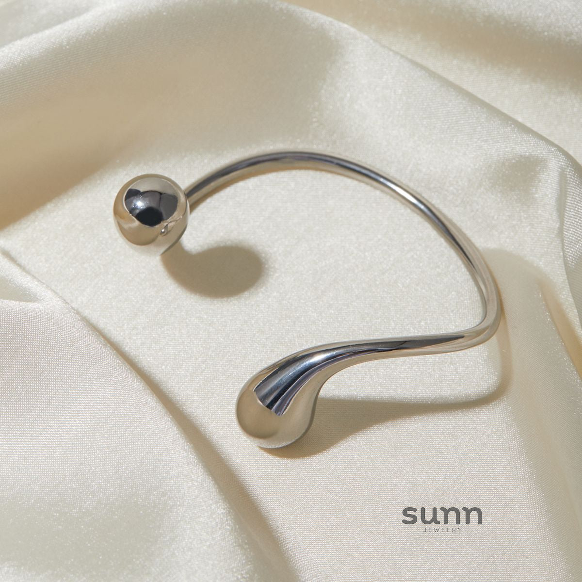 Quinn Asymmetric Cuff Bracelet [2DRSXNDD]