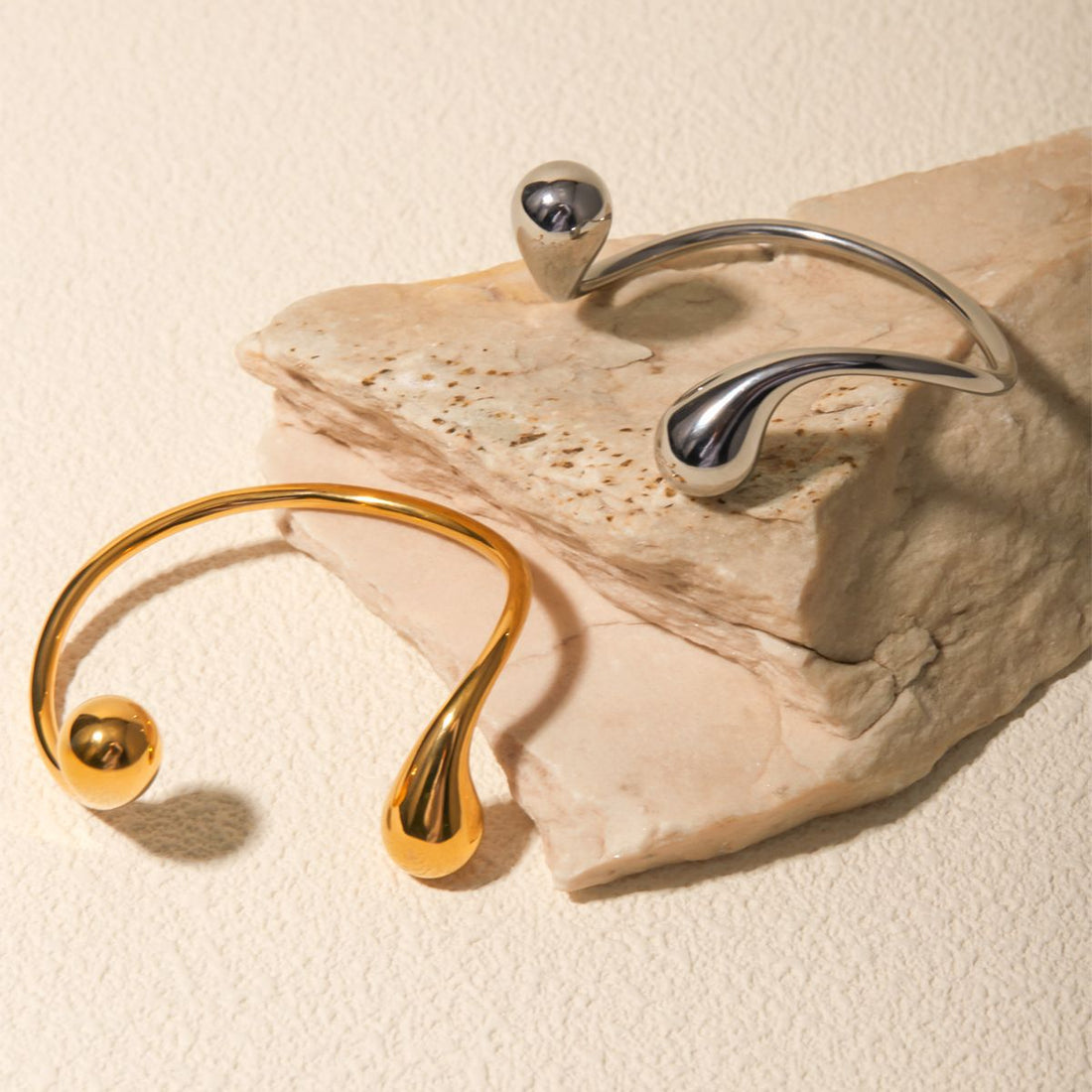 Quinn Asymmetric Cuff Bracelet [70T47ZFZ]