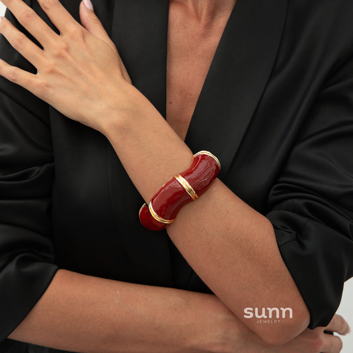 Rachell Epoxy Cuff Bracelet [JA89MKXR]