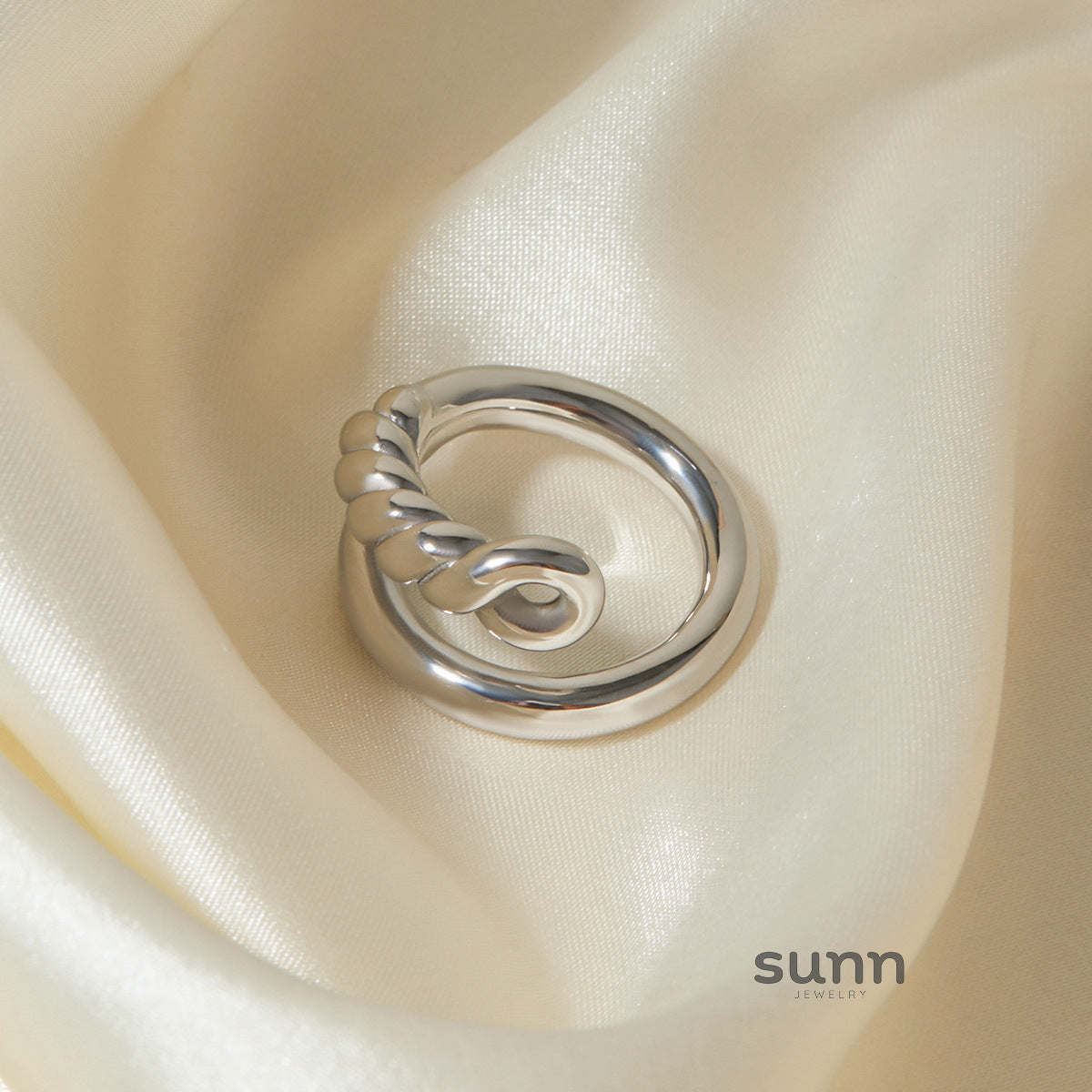 Raegan Knotted Open Ring [9X1PBQGG]