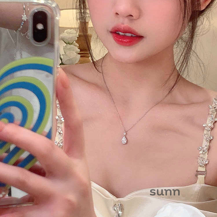 Raeleigh Silver Teardrop Necklace [FSQJC0B9]
