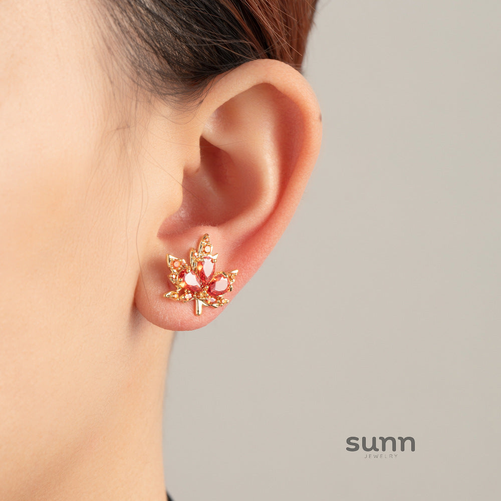 Raena Caramel Leaf Stud Earrings [FSMPCTIF]