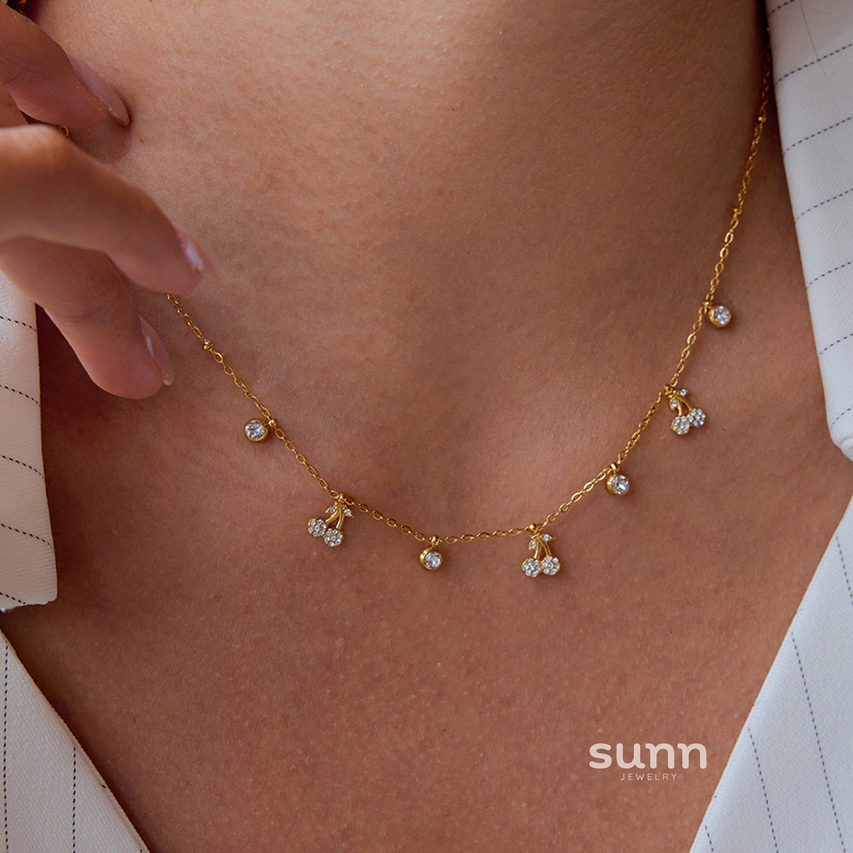 Raena Cherry Pendant Necklace [SXY6C60Y]