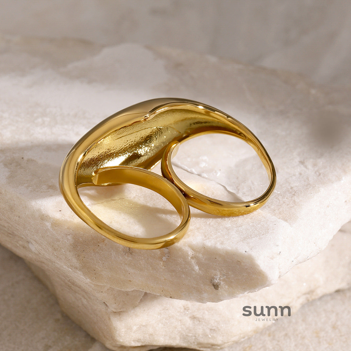 Rafaella Chunky Statement Ring [OGIEGIUY]