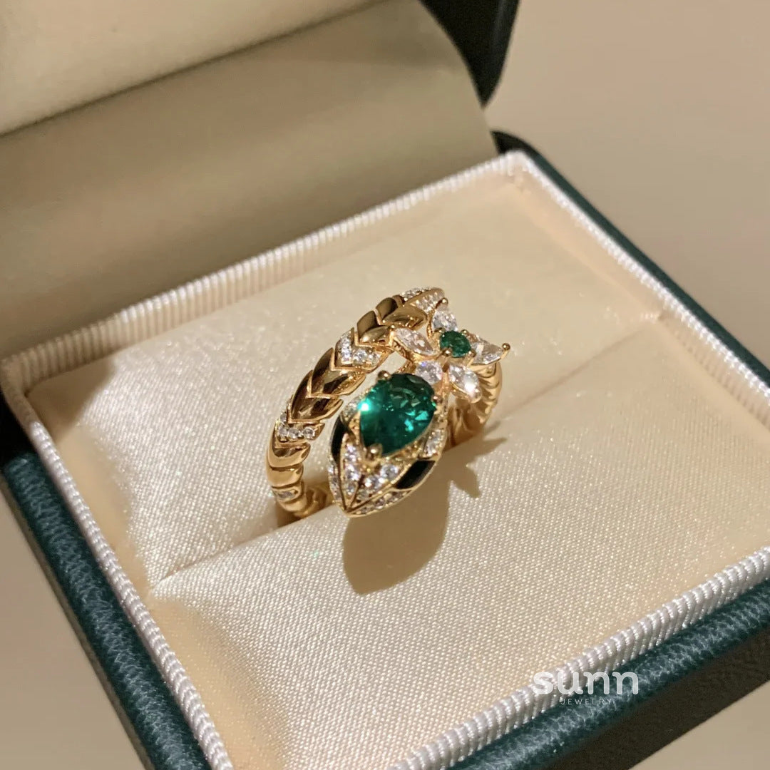 Raizy Emerald Serpent Ring [I8XTHPGI]