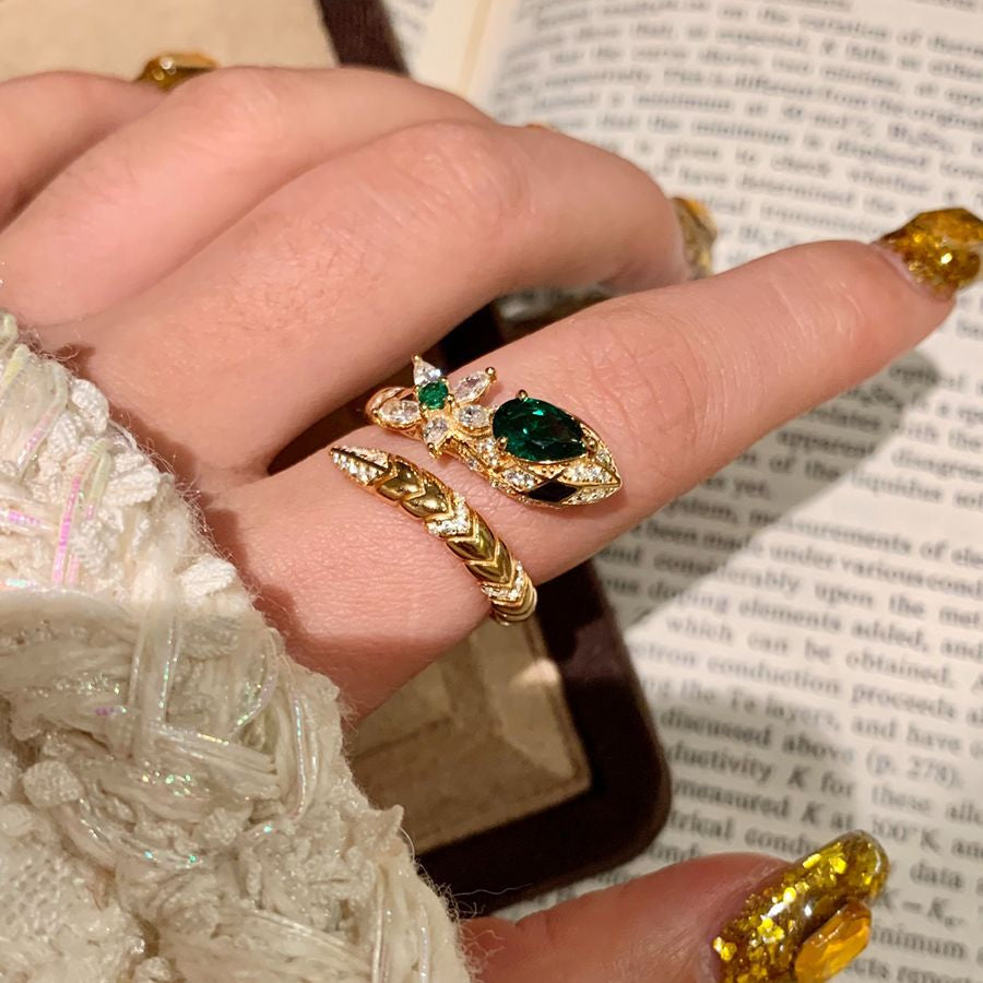 Raizy Emerald Serpent Ring [I8XTHPGI]