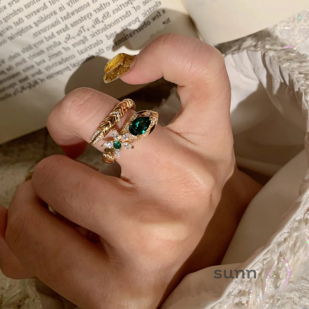 Raizy Emerald Serpent Ring [5GTG63PT]