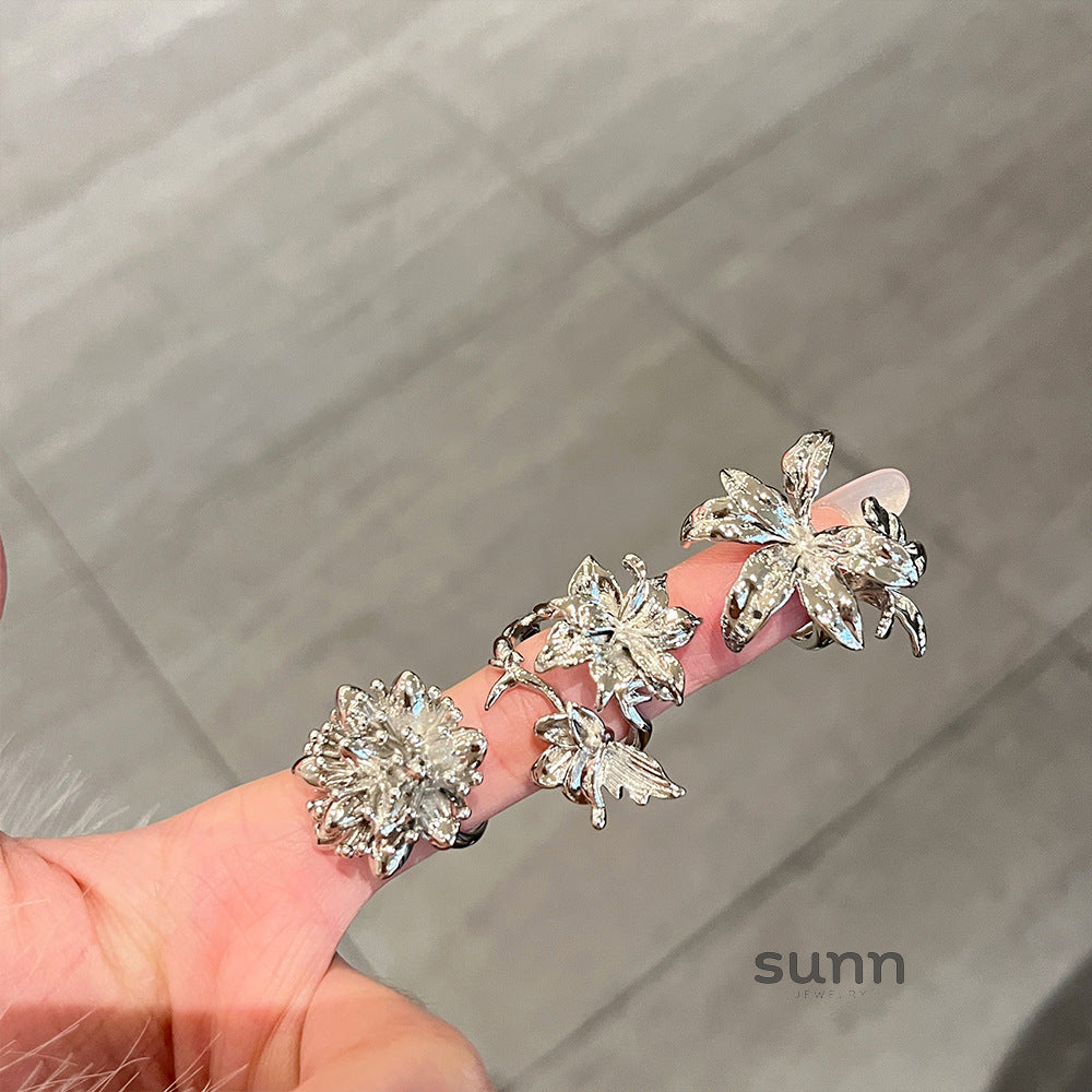 Raneem Metal Bloom Ring [N6DOCV9A]