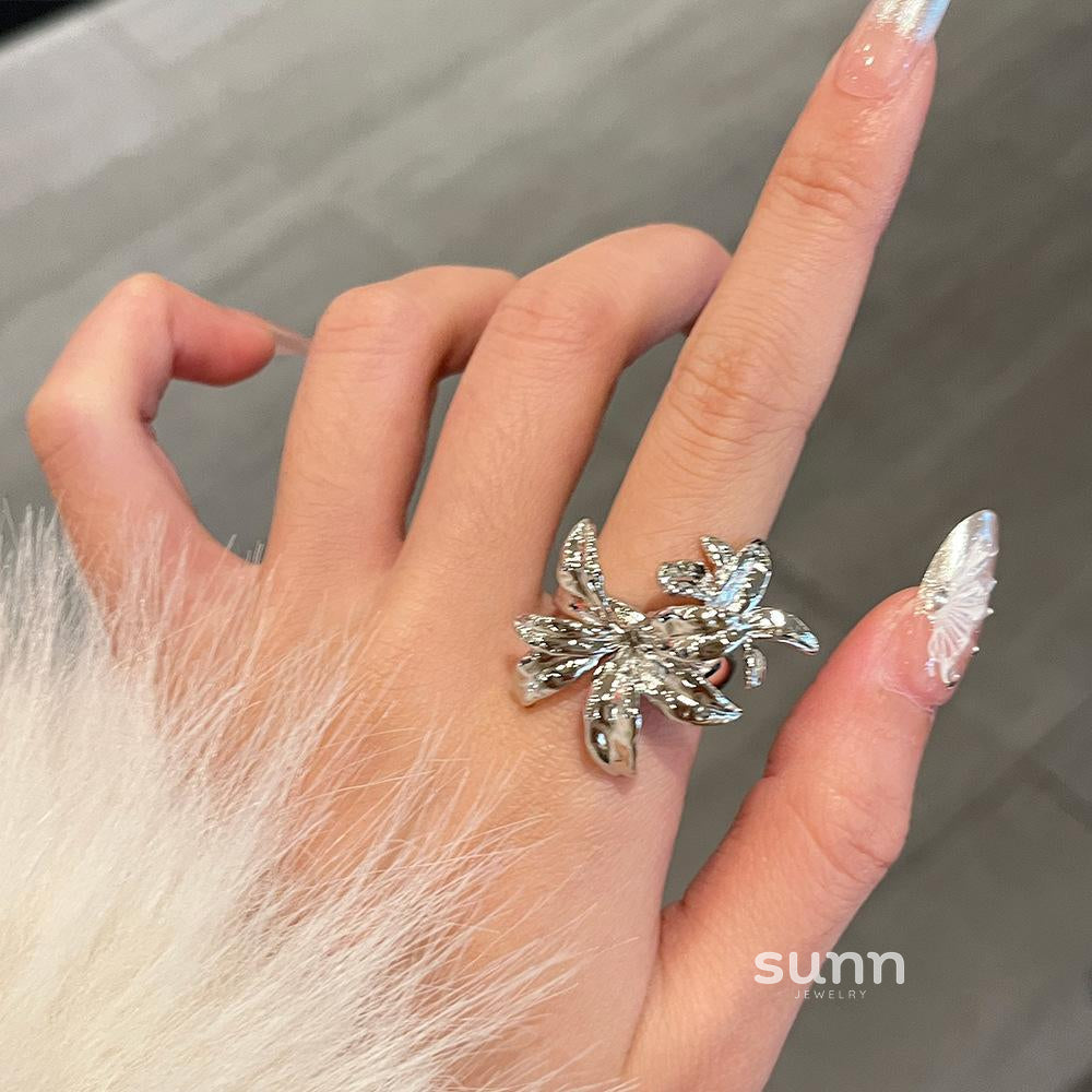 Raneem Metal Bloom Ring [OT8F5L6T]