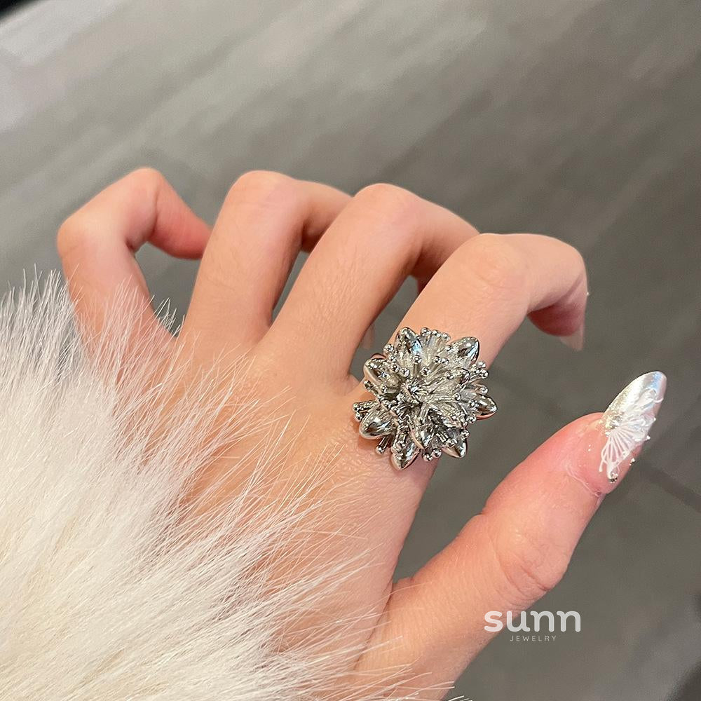 Raneem Metal Bloom Ring [WZXIKK6I]