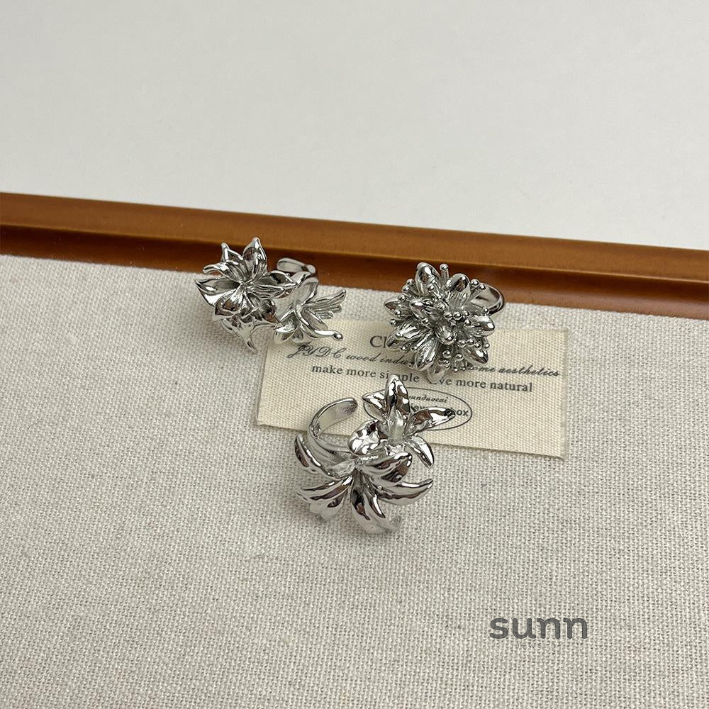 Raneem Metal Bloom Ring [LJ6L53CC]