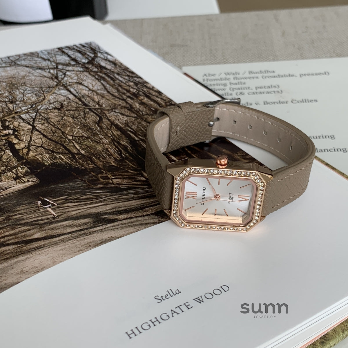 Raniya Elegant Square Strap Watch [H0N0E24V]