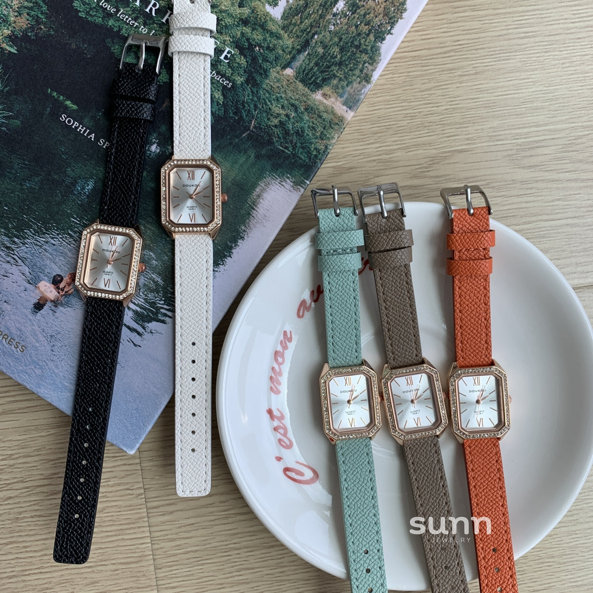 Raniya Elegant Square Strap Watch [J27A98Z3]