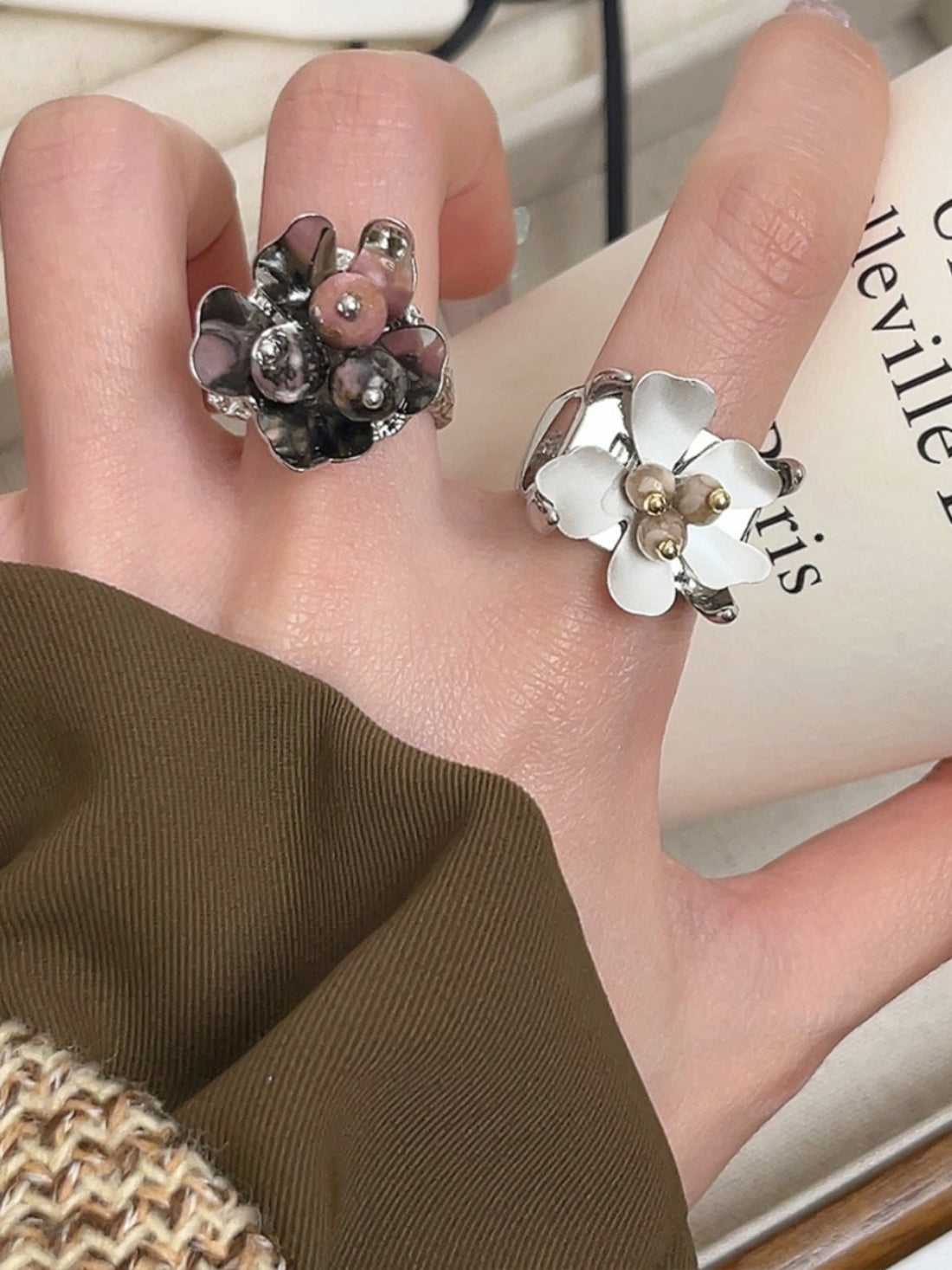 Rawan Floral Pearl Ring [PK8D8R9T]