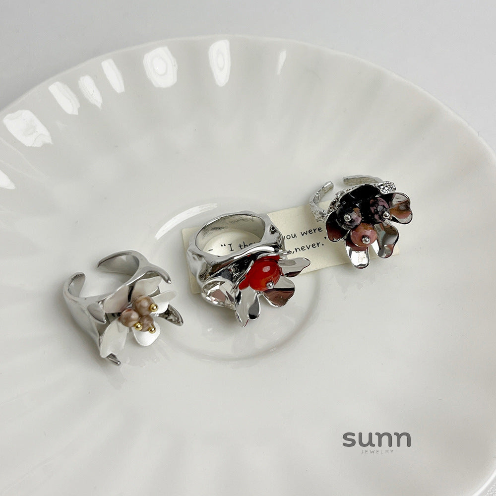 Rawan Floral Pearl Ring [3MEP5OQ3]