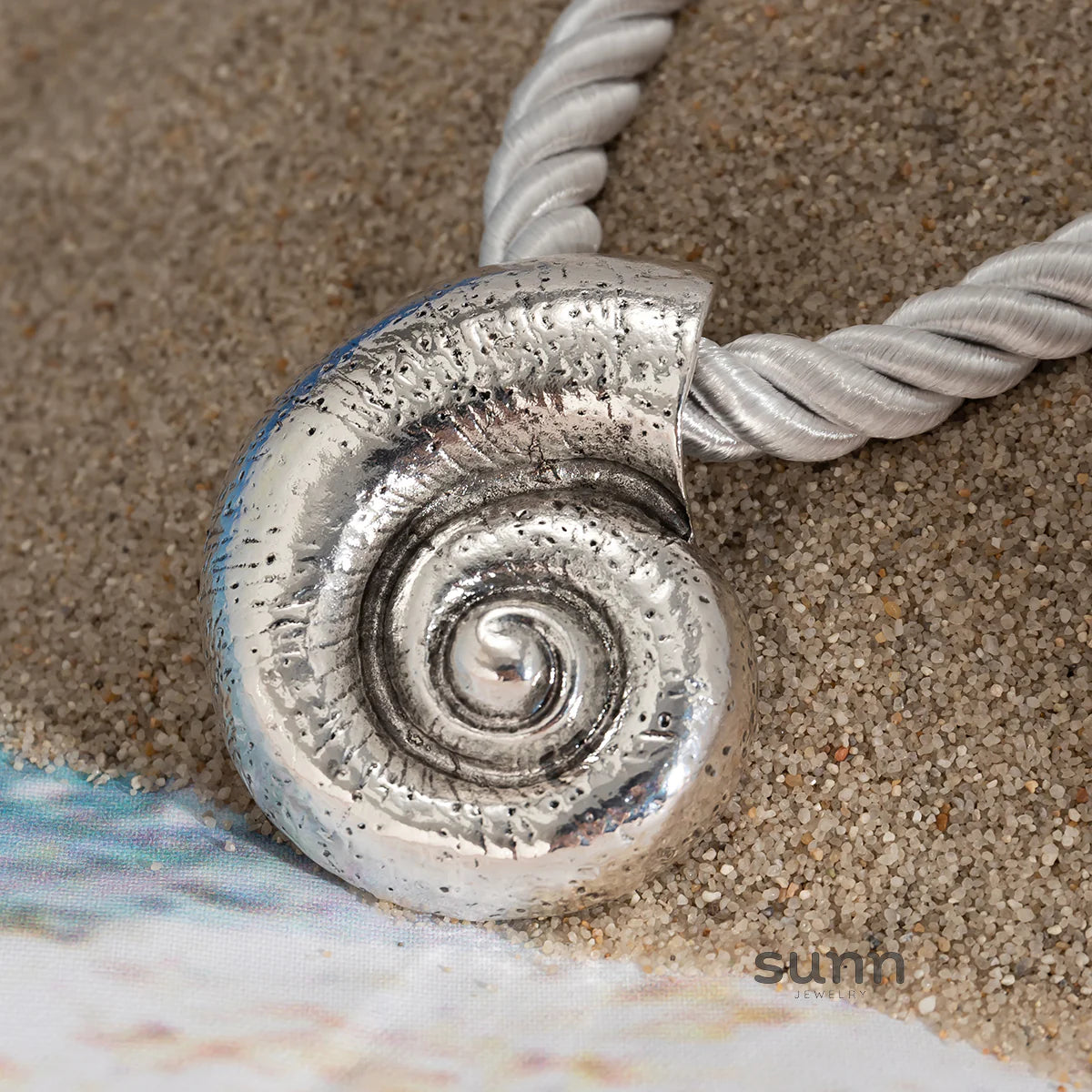 Rayla Seashell Rope Necklace