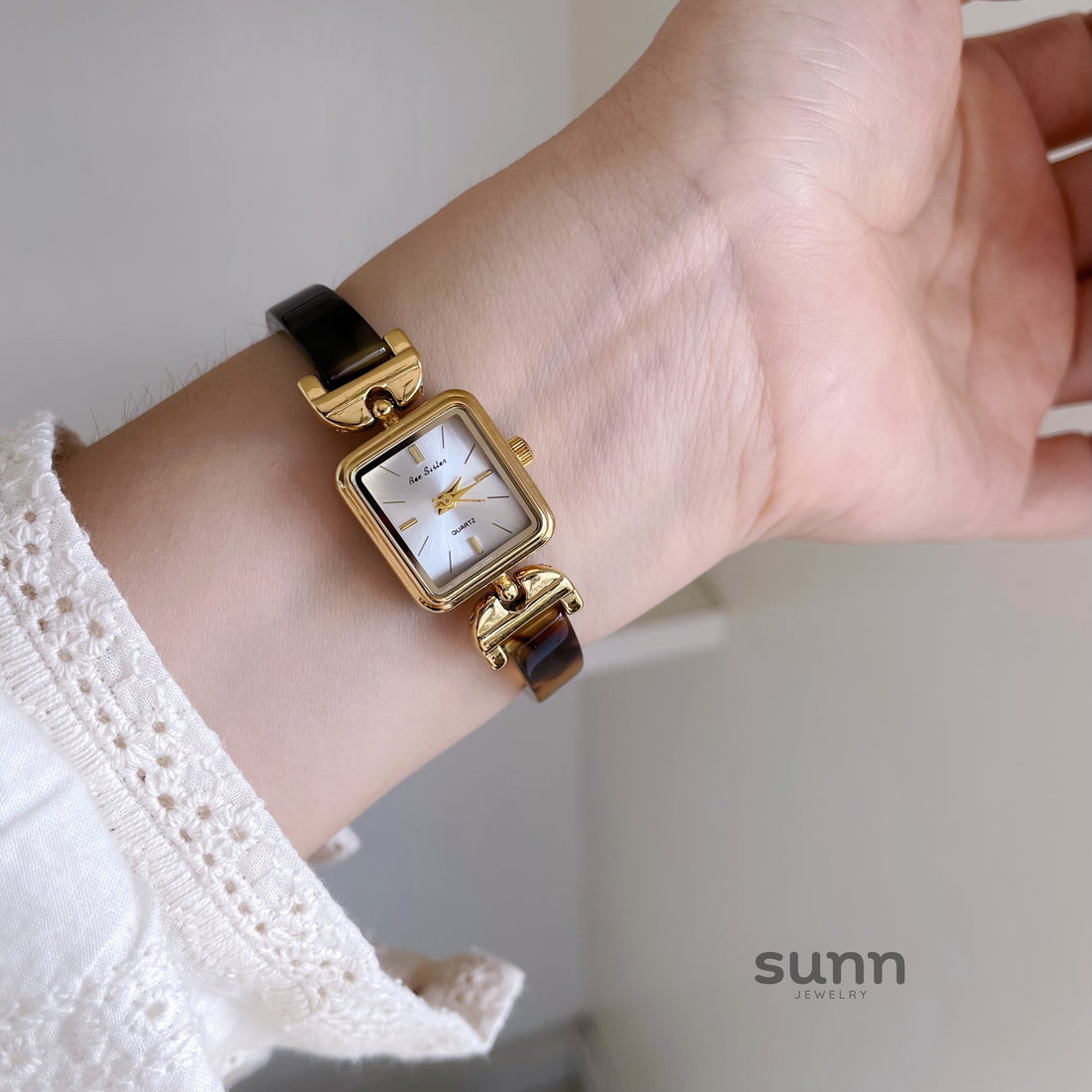 Raylee Amber Square Bracelet Watch [3LPZ622U]