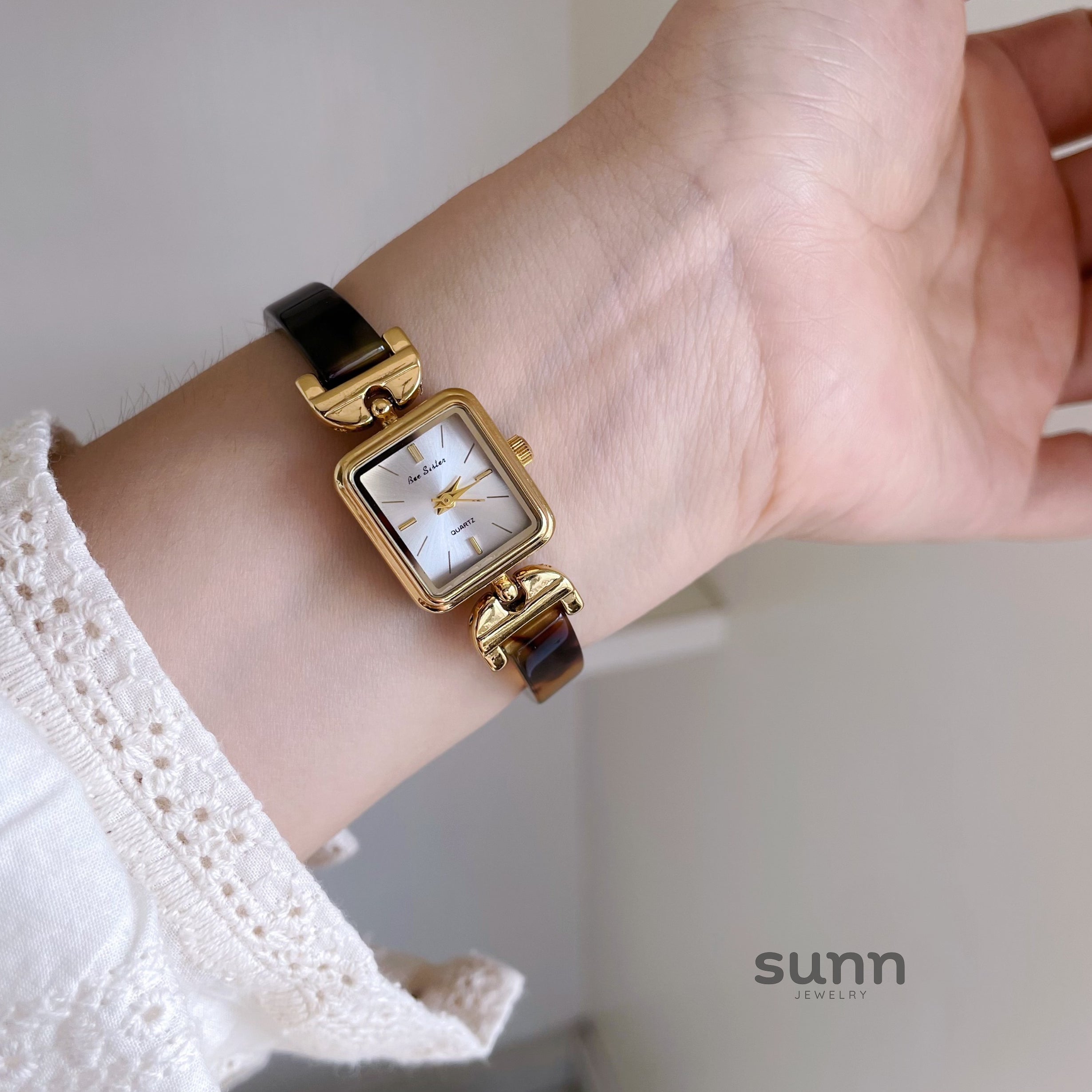 Raylee Amber Square Bracelet Watch [CUP8EHEP]