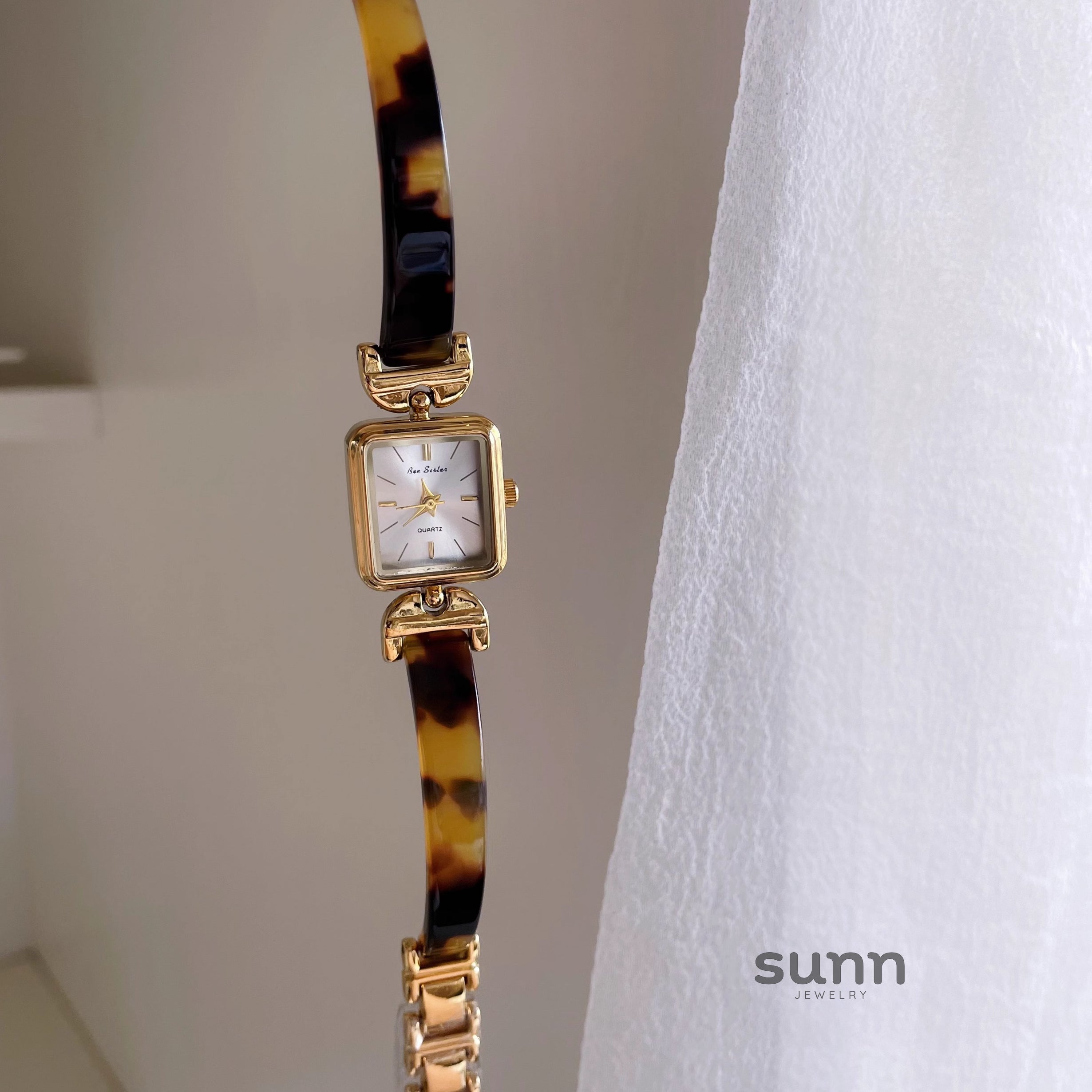 Raylee Amber Square Bracelet Watch [SRNPO7A5]