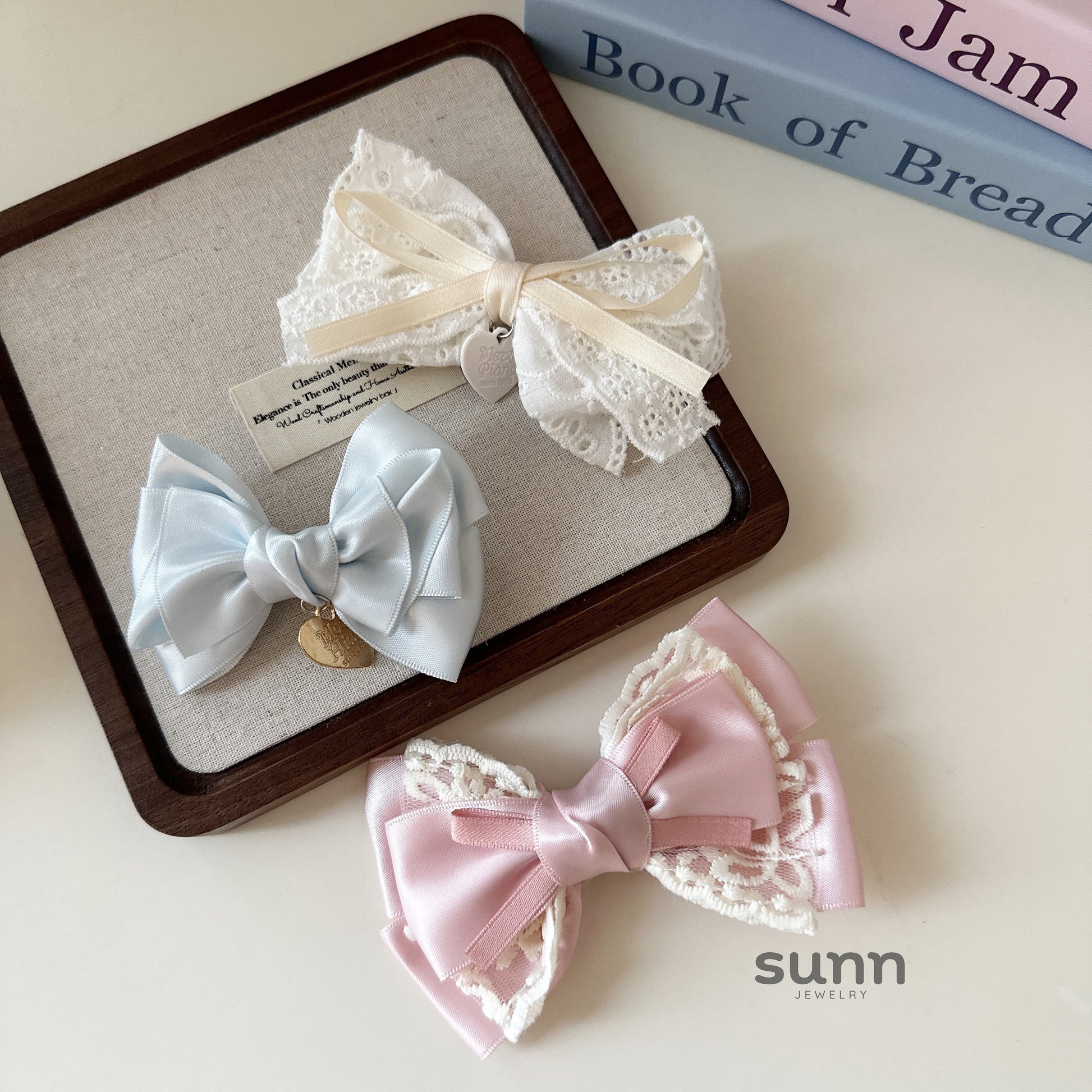 Rayleigh Lace Bow Hair Clip [0AKI5OFU]
