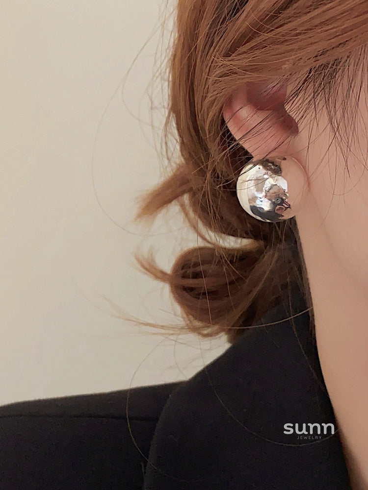 Reaghan Hammered Disk Earrings [MOWNPANX]