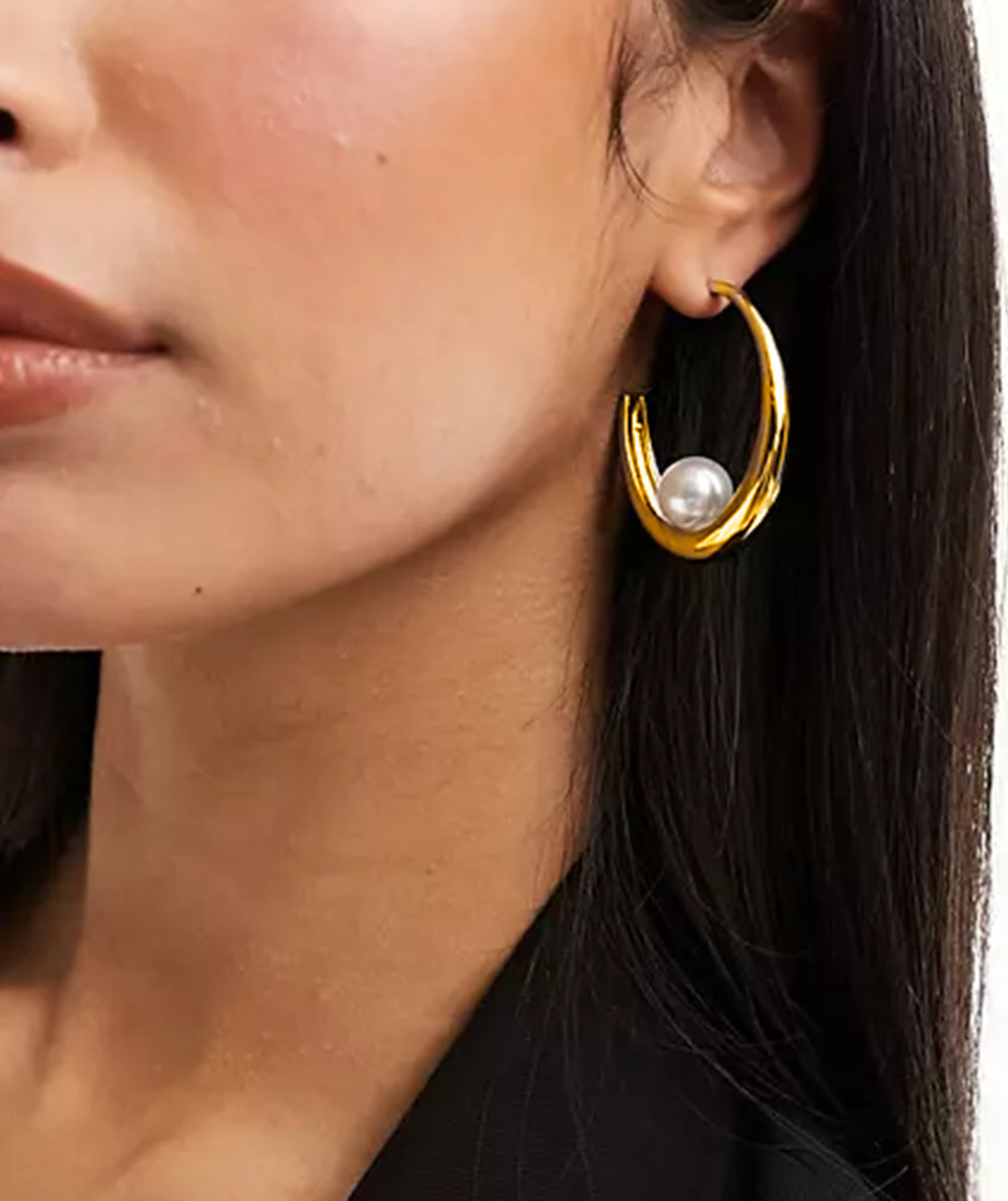 Reaghan Sculptural Pearl Earrings [RHDNO92X]