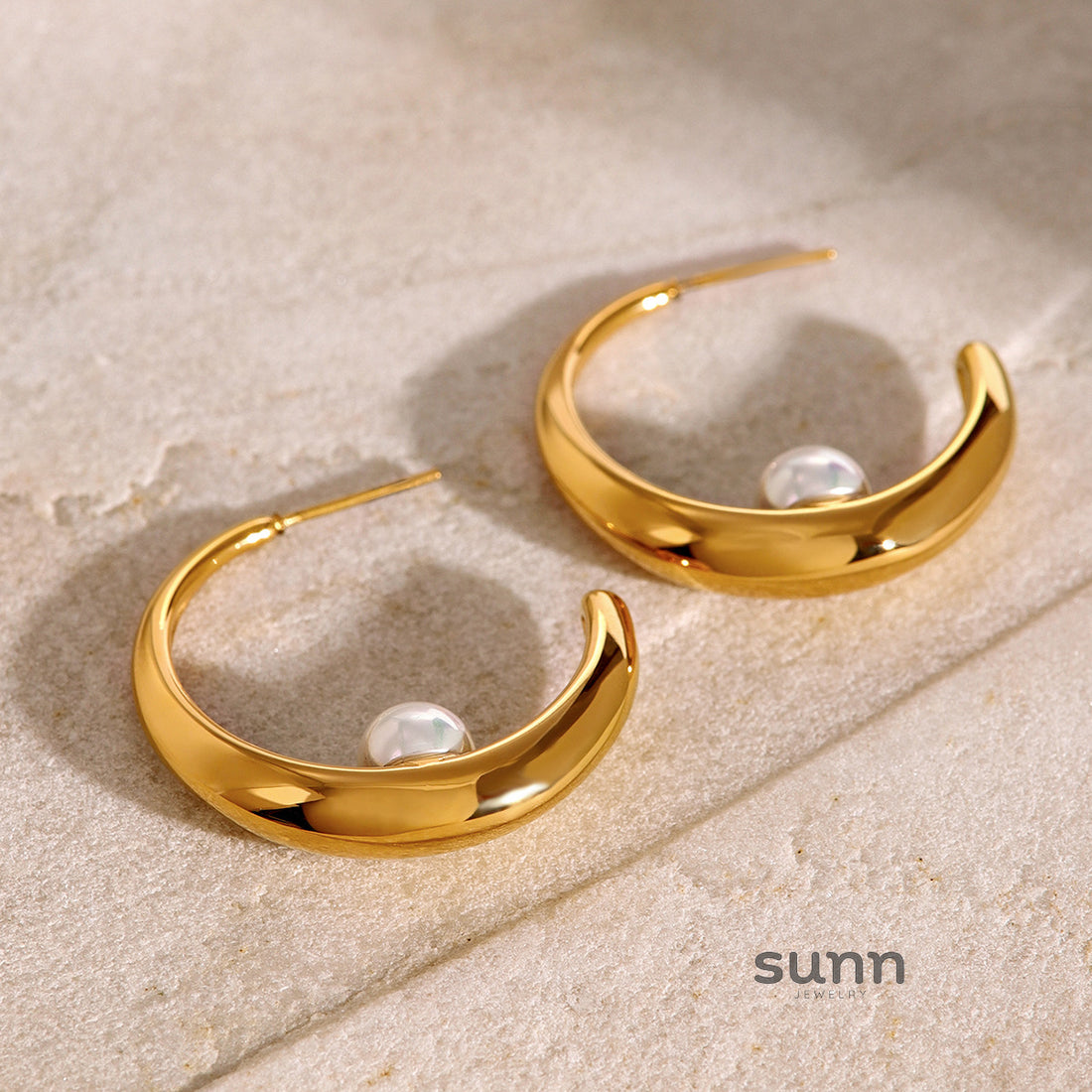 Reaghan Sculptural Pearl Earrings [RHDNO92X]