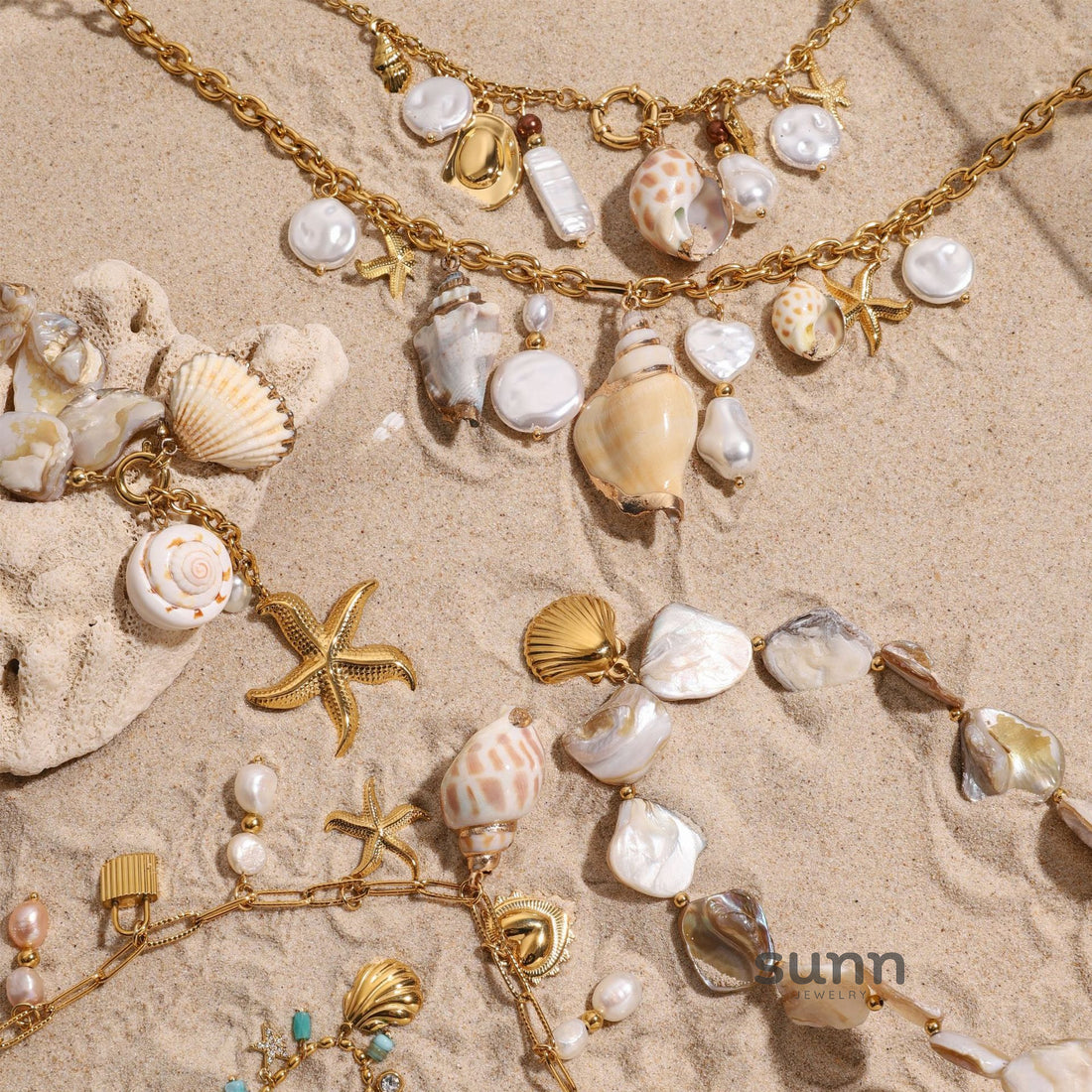 Reaghan Shell Charm Necklace [DL1Q3NZV]
