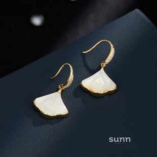 Reema Pearl Flower Stud Earrings [N18IB551]