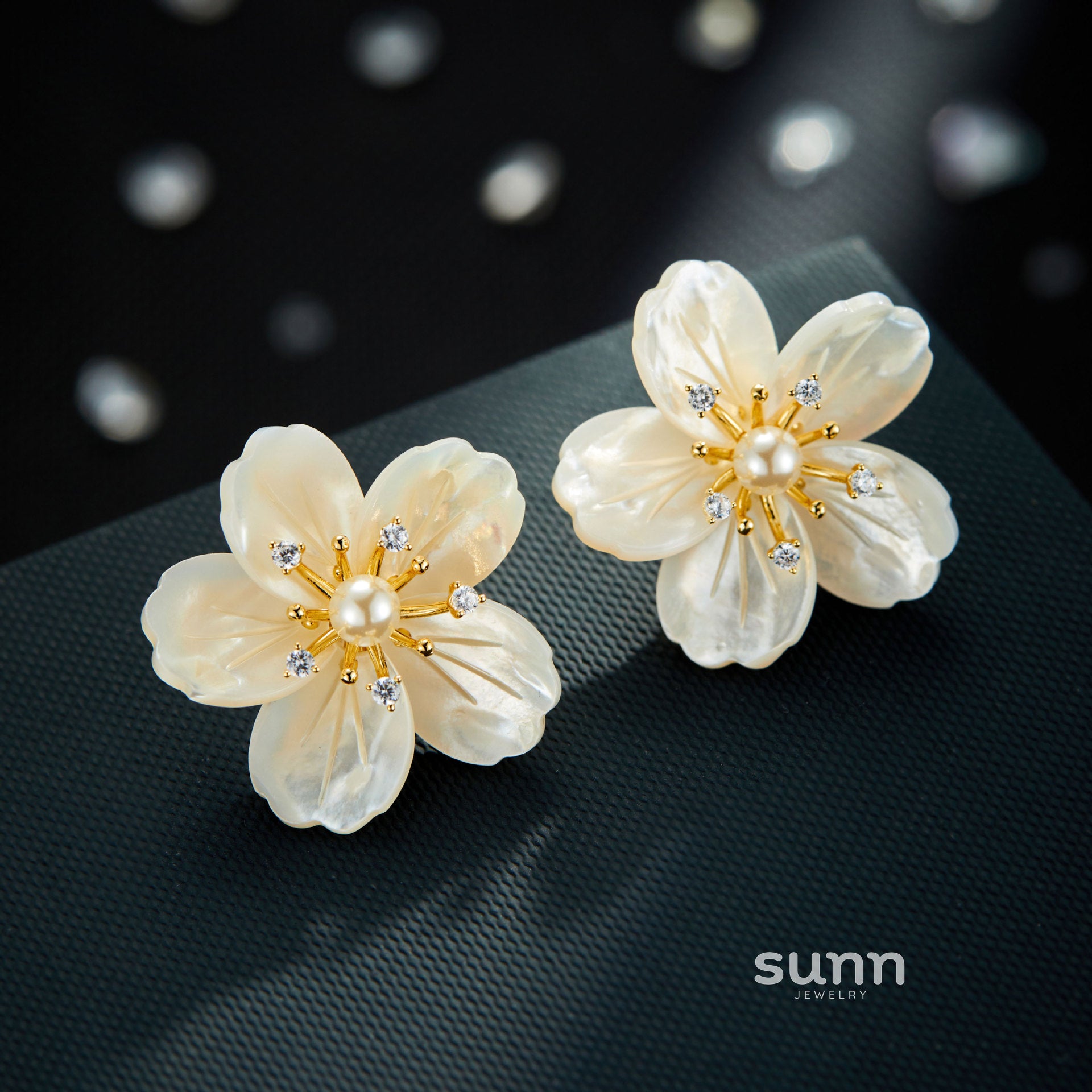 Reema Pearl Flower Stud Earrings [UR7BQ959]
