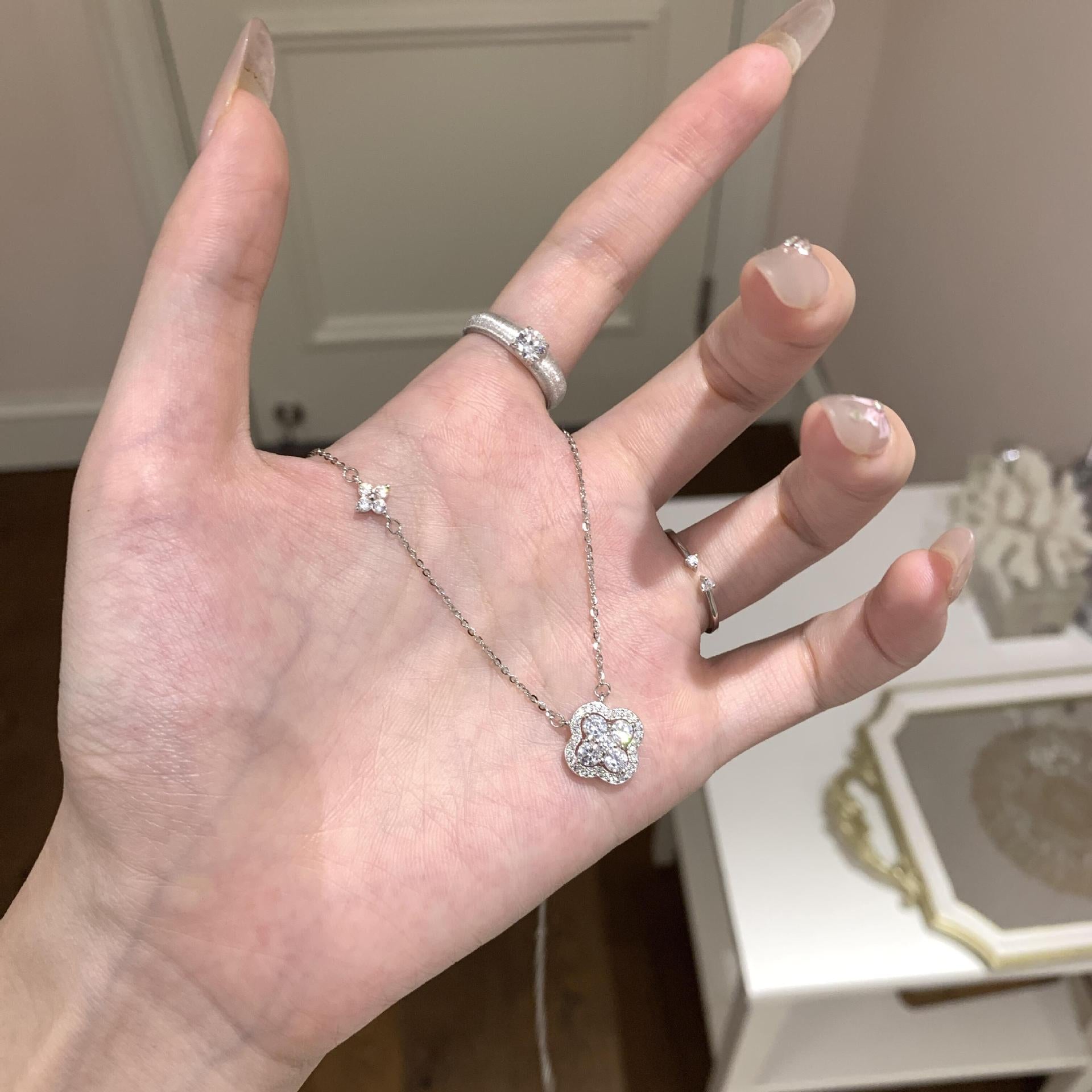 Reeve Clover Bloom Necklace [UJRTTN8L]