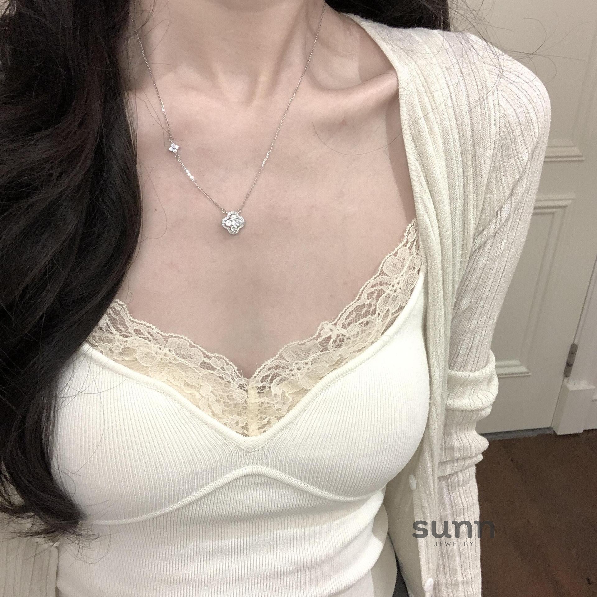 Reeve Clover Bloom Necklace [2LZVXUSP]