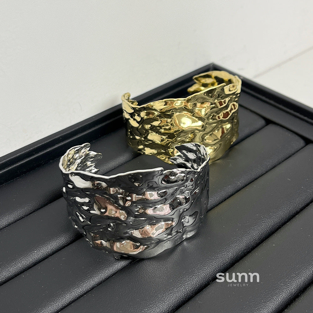 Remington Sculptural Cuff Bracelet [Z94XLEYV]