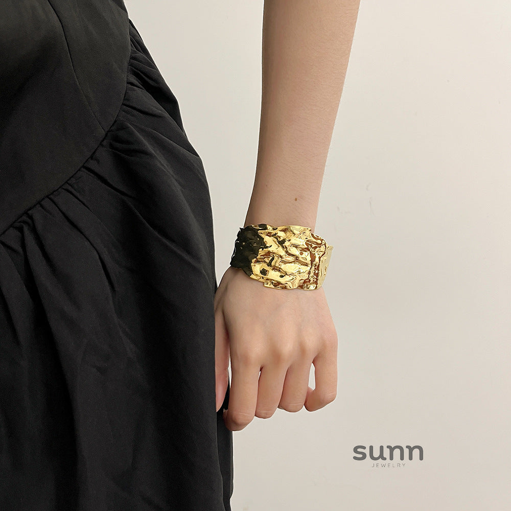 Remington Sculptural Cuff Bracelet [STO6XOU7]