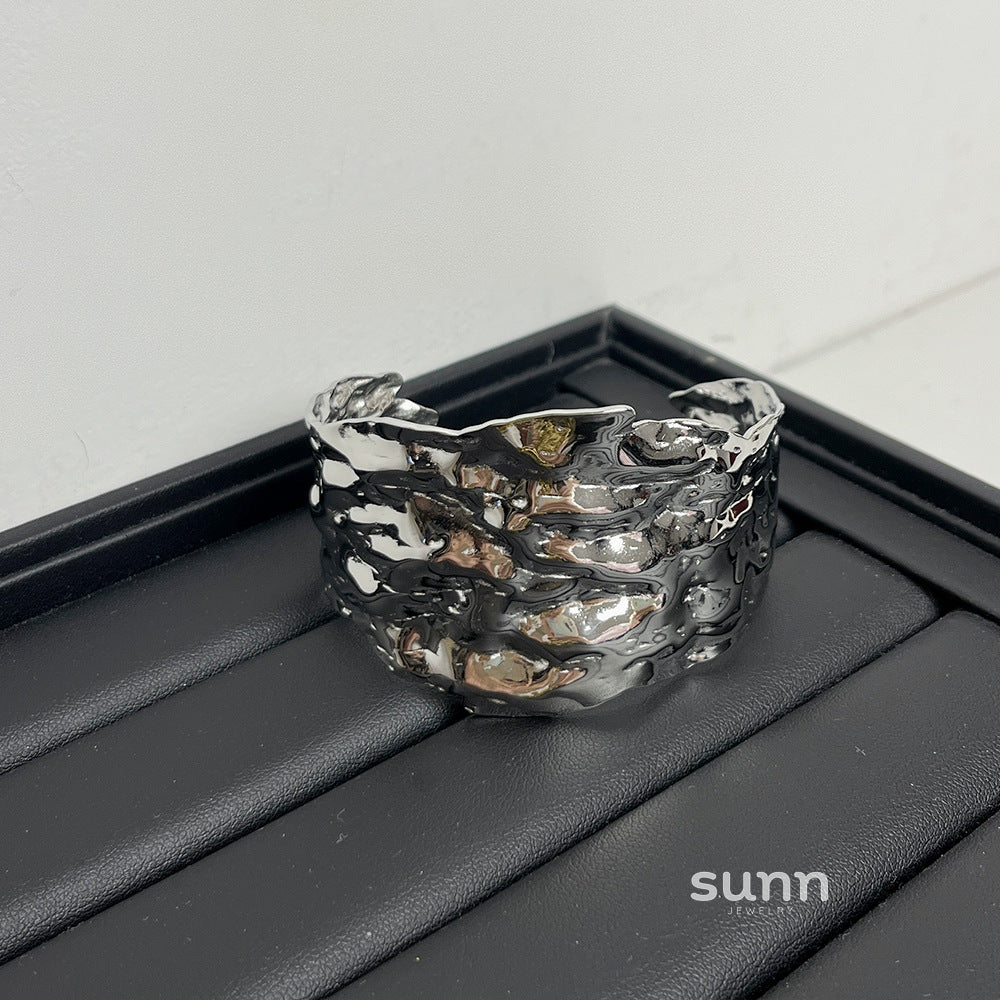 Remington Sculptural Cuff Bracelet [KD530VK3]