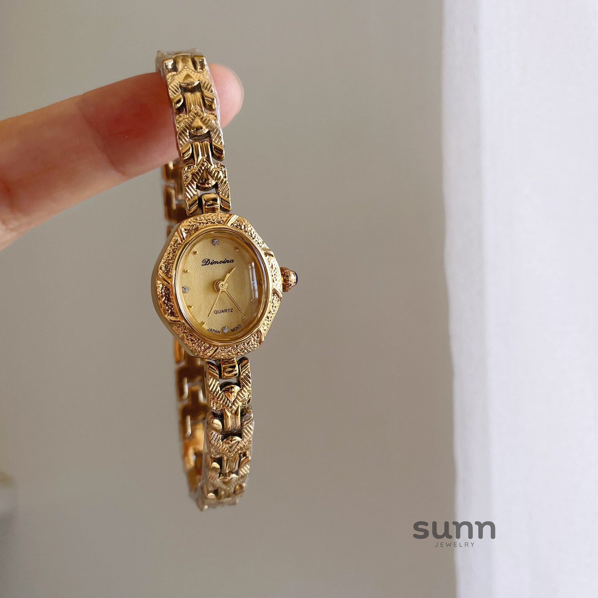 Renee Gold Oval Bracelet Watch [ZZ9UTYFY]