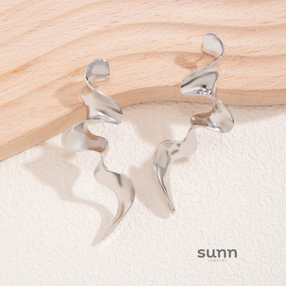 Rey Twisted Metal Drop Earrings