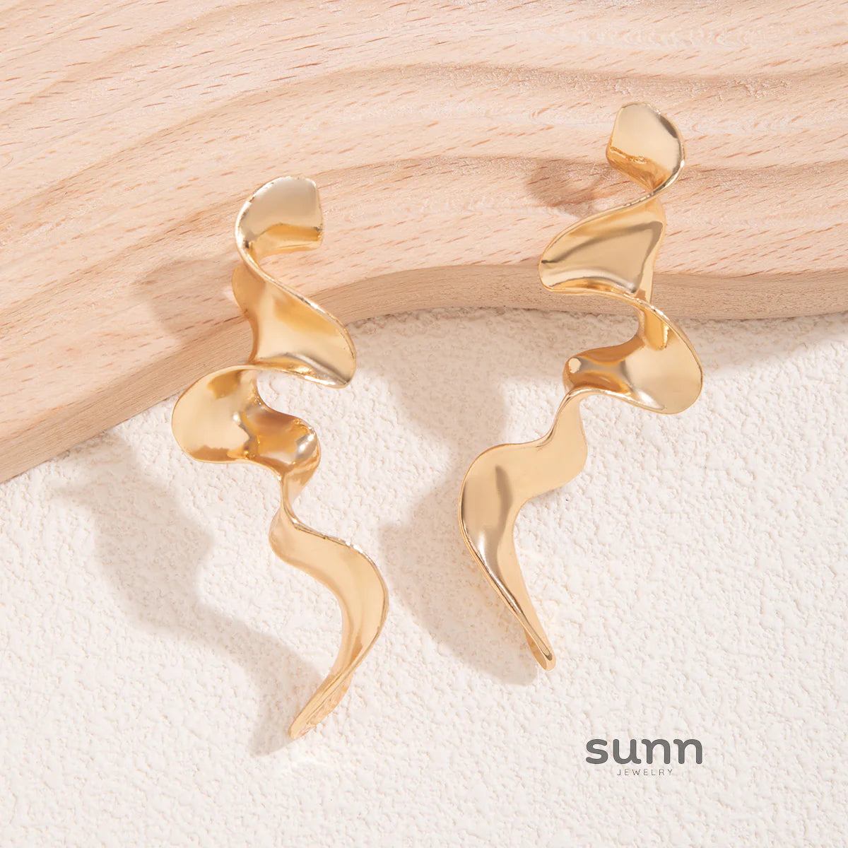 Rey Twisted Metal Drop Earrings