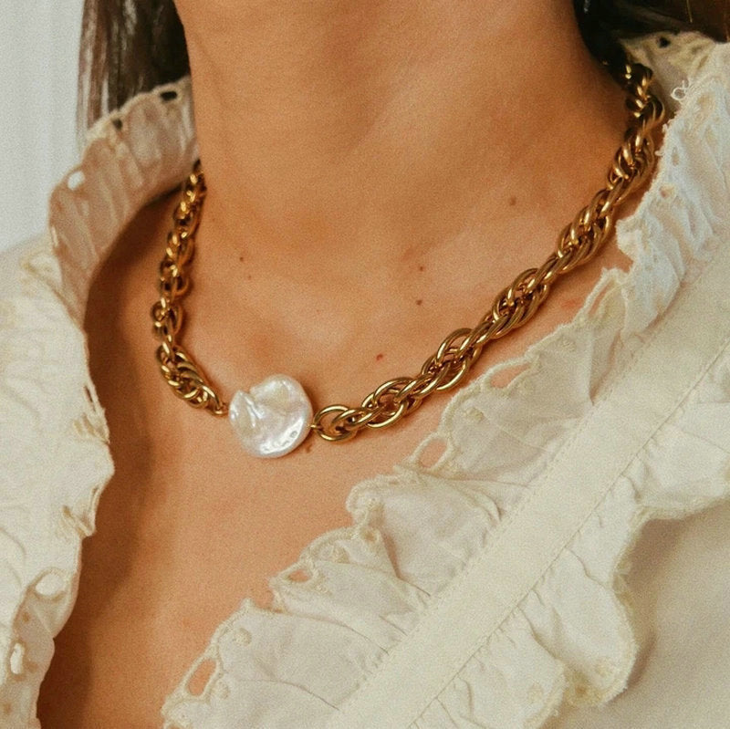 Reyna Layered Pearl Chain Necklace [UXSW3CVA]