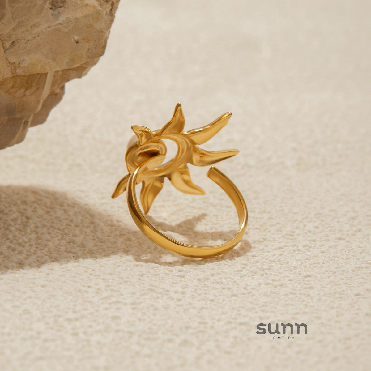 Rhyleigh Celestial Sunstone Ring [VGNLWQNV]