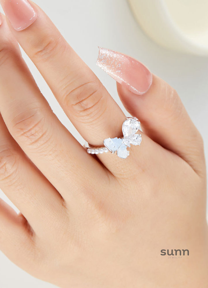 Rhythm Gradient Butterfly Ring [D64Z1R6Q]