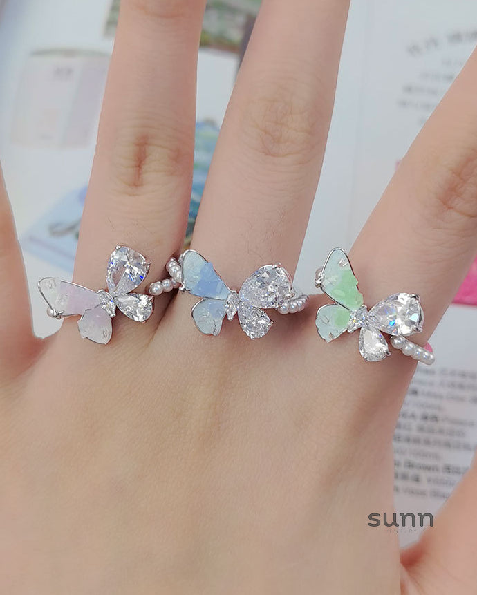 Rhythm Gradient Butterfly Ring [X4NBTBU7]