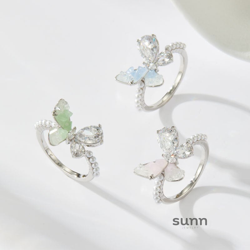 Rhythm Gradient Butterfly Ring [3ZHX5H5G]