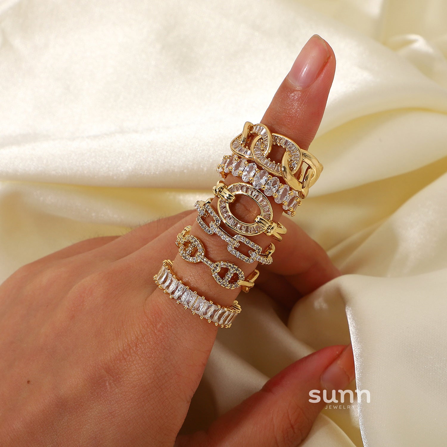 Rianna Zircon Open Ring [SZVT88H0]