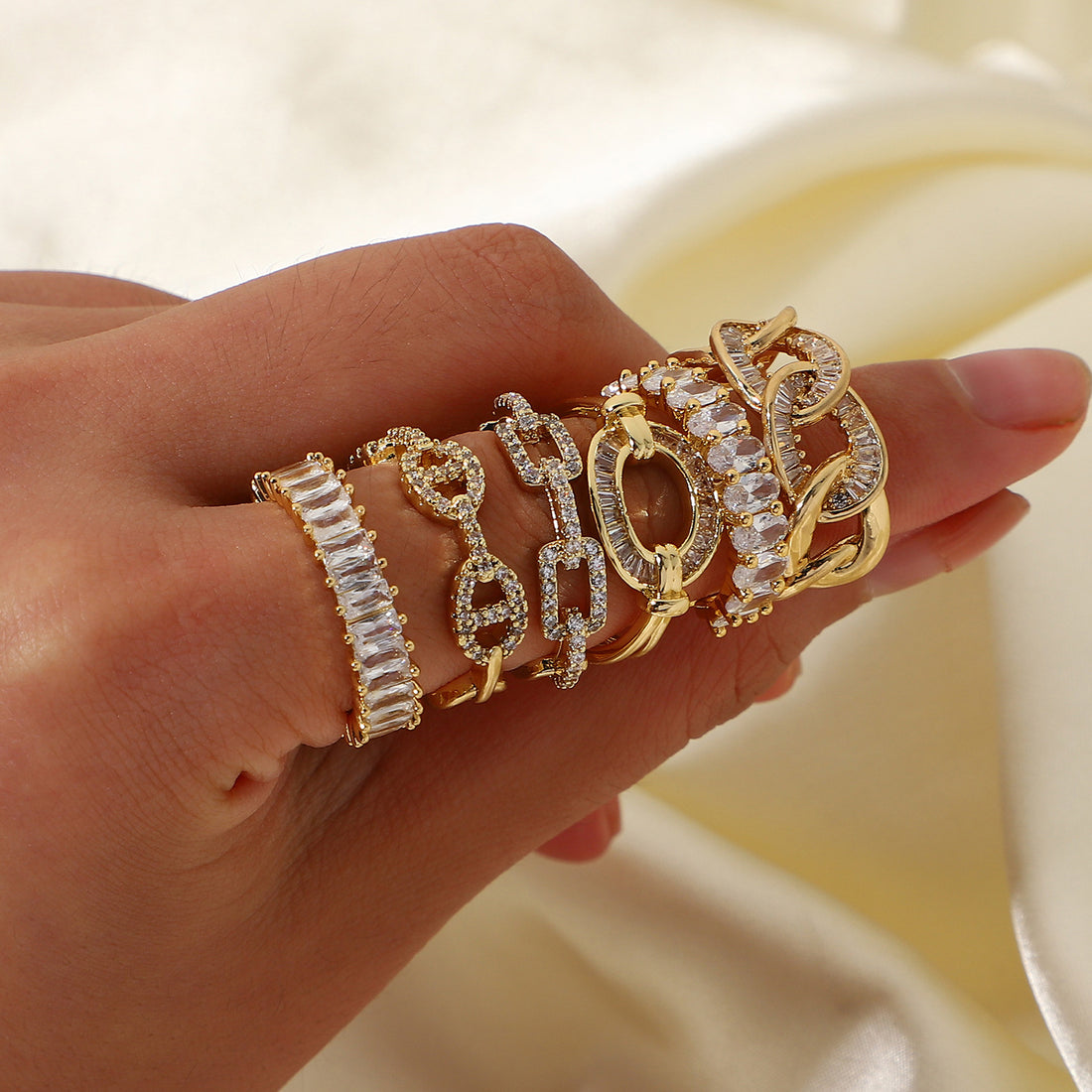 Rianna Zircon Open Ring [8VYWOB1X]