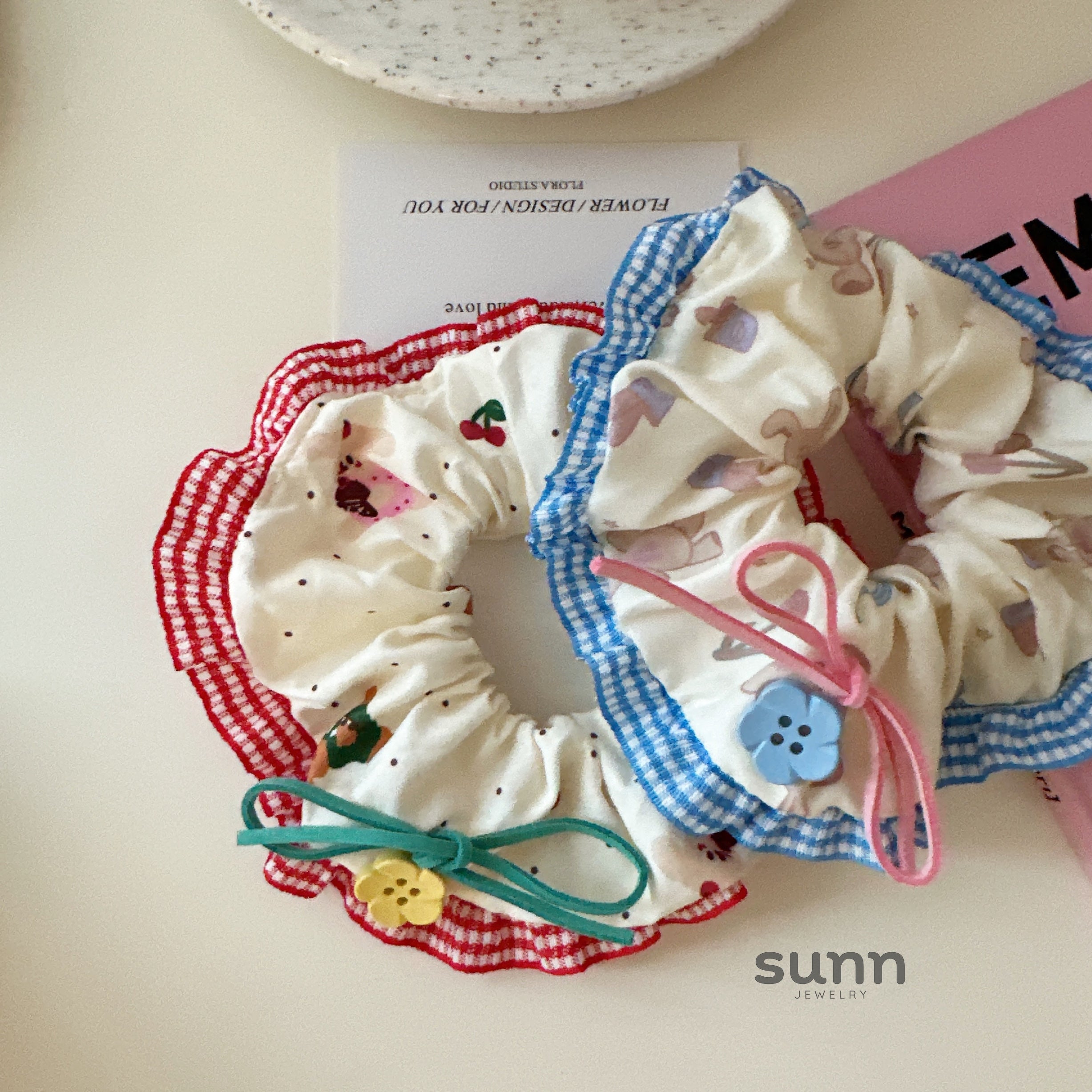Richelle Blossom Charm Scrunchie [UORFGBQC]