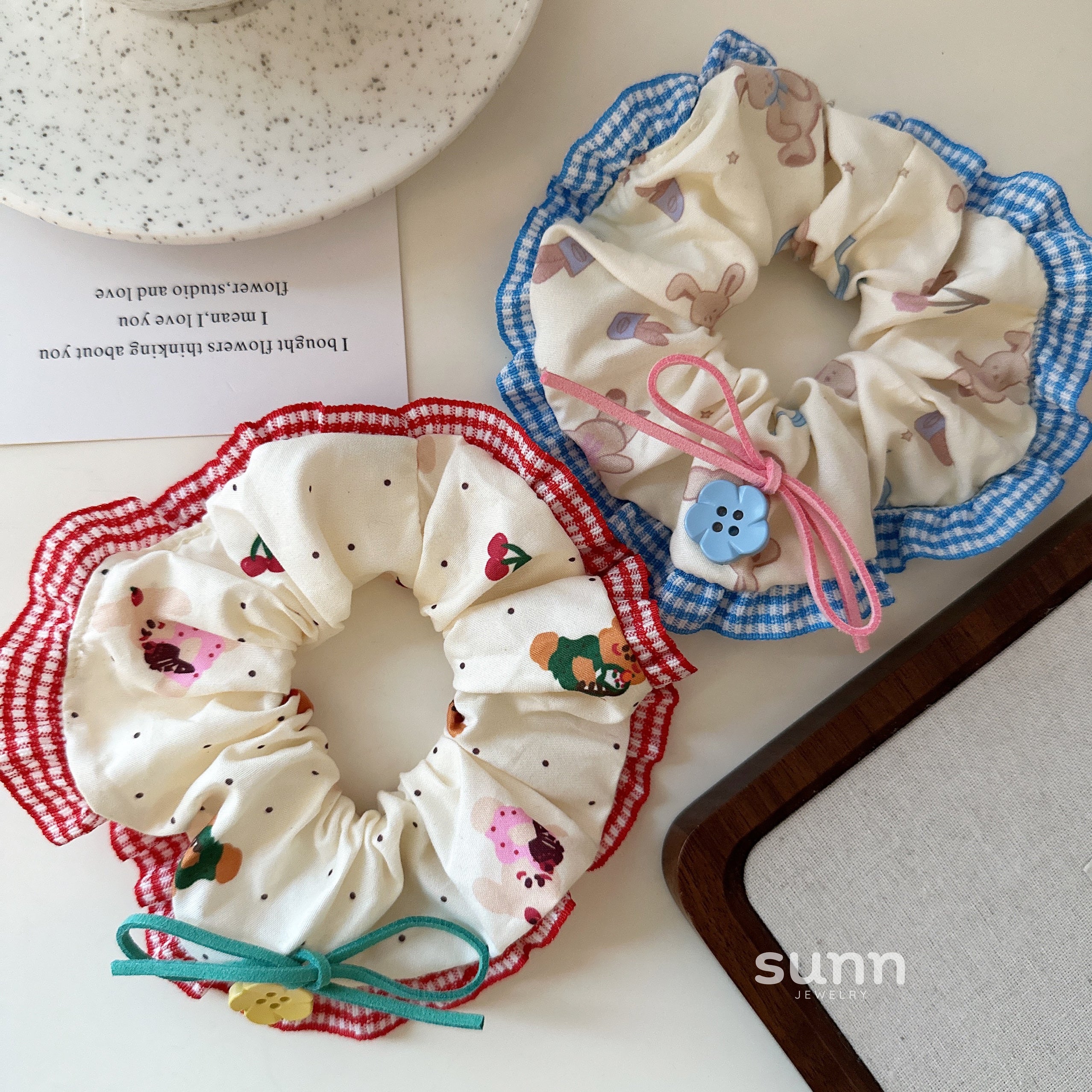 Richelle Blossom Charm Scrunchie [CQ5YDV9P]