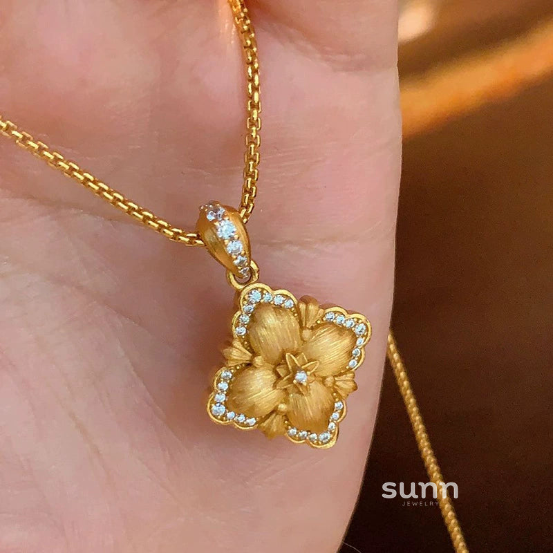 Ricki Brushed Clover Necklace [8CXR57SG]