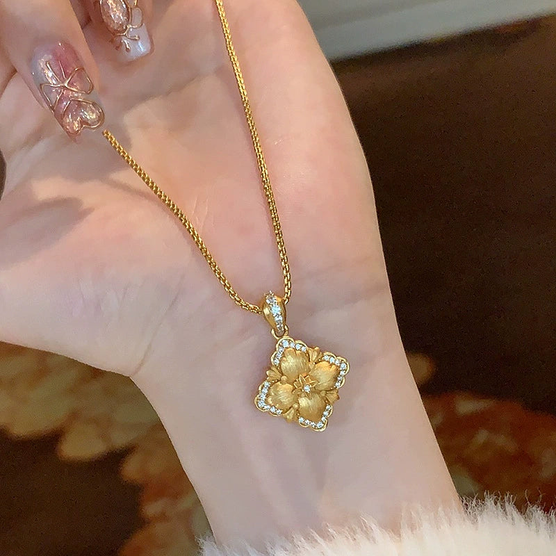 Ricki Brushed Clover Necklace [WF2TG1XT]